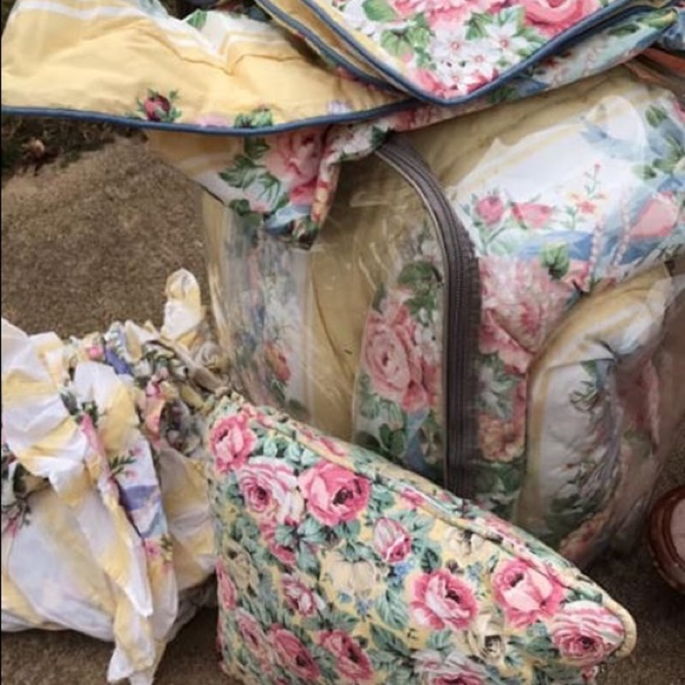 Yellow white stripe ribbons comforter set Sz Full